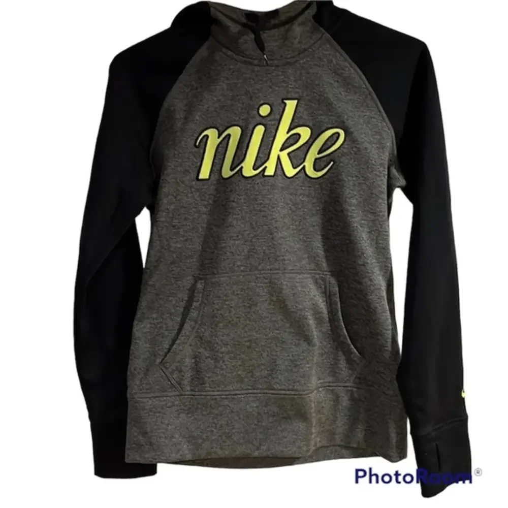 Nike - Therma-Fit Hoodie -‎ Size M